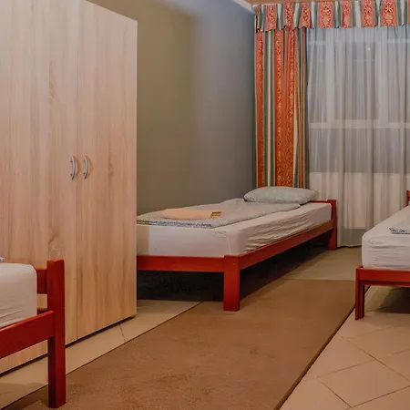 Deep Hostal